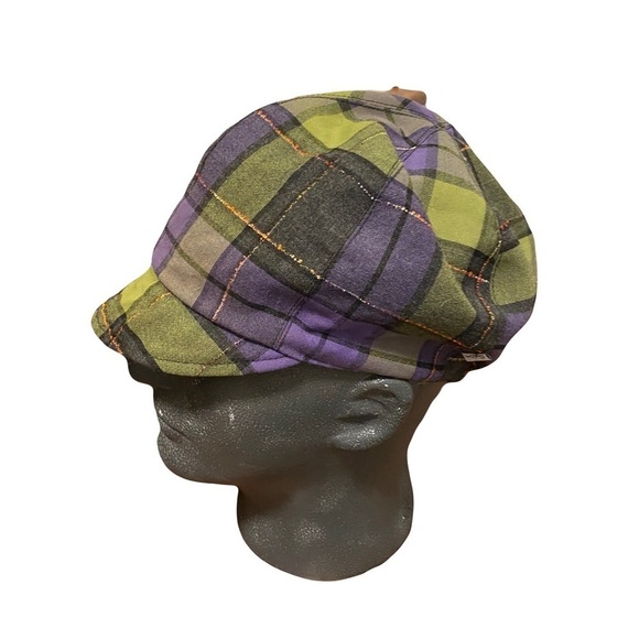 Reversible Charm hat with elephant and plaid reverse - Picture 2 of 5